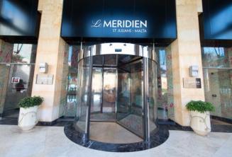 Vstup do Hotelu Le Meridien v St Julians