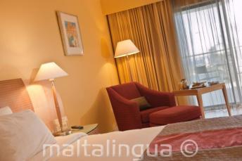 Hotelový pokoj Delux v Le Meridien na Maltě