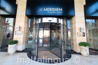 Vstup do Hotelu Le Meridien v St Julians