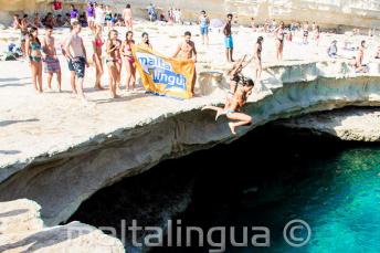 Jazyková škola angličtiny a skoky do St Peter's Pool