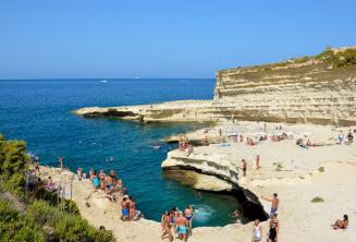 Pohled na St Peters Pool, Malta